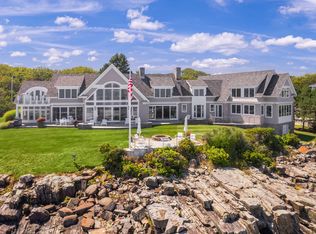113 Bald Head Cliff Rd, Cape Neddick, ME 03902
