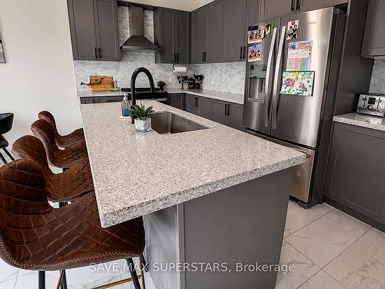 4 Sweet Cicely St — Photo 45