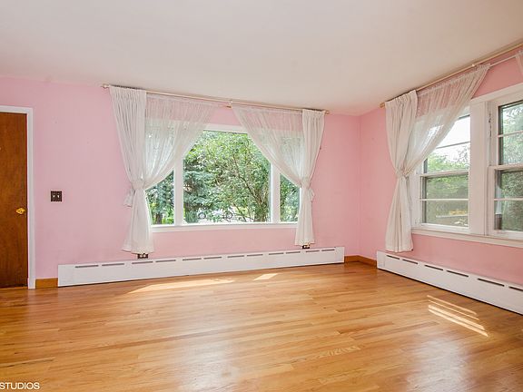 3rd image of 8018 W Summerdale Ave