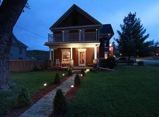 8638 Davis St, Mount Horeb, WI 53572