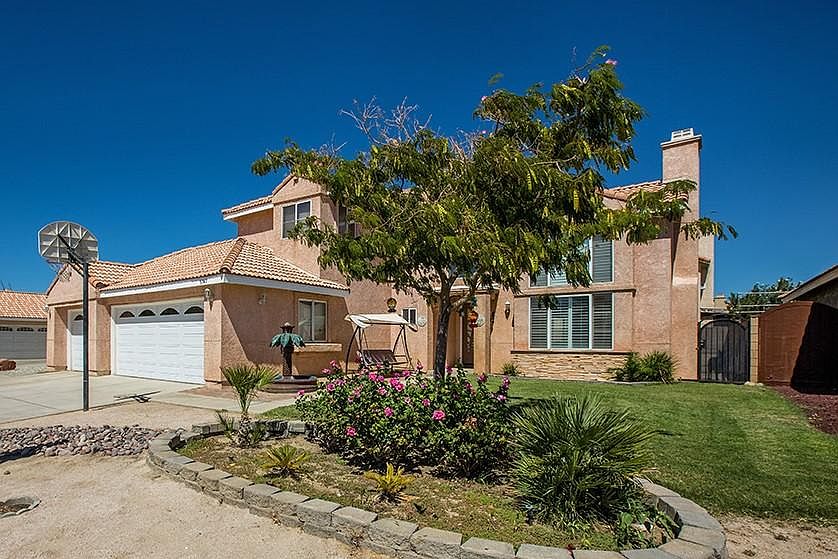 1st image of 5747 Barcelona Dr