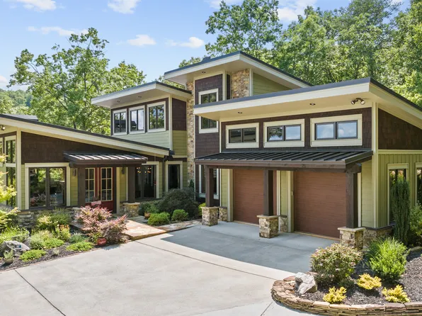 308 Woodthrush Dr, Blue Ridge, GA 30513