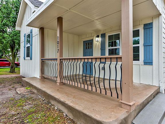 4th image of 1017 E Cavanaugh St