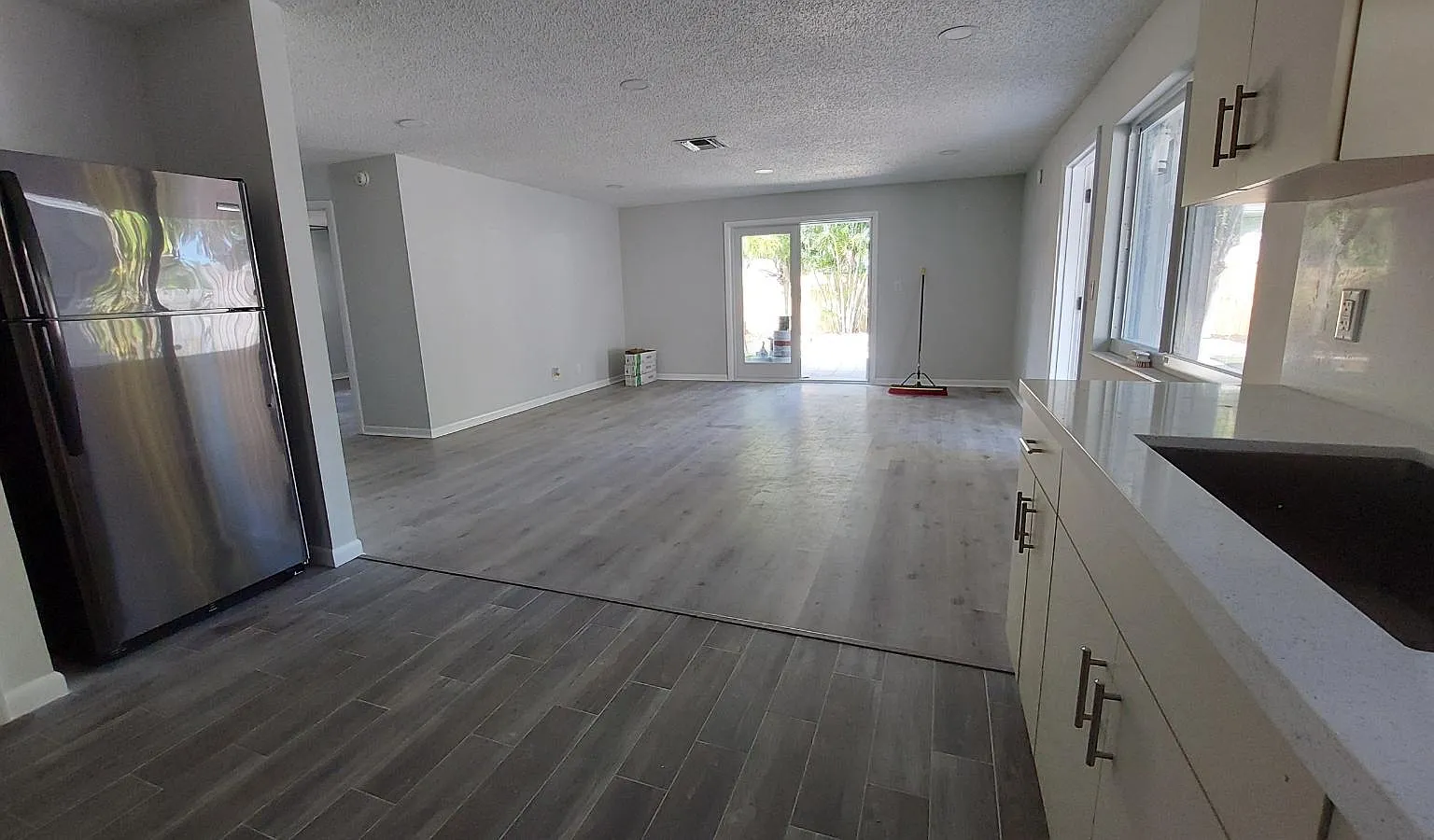 2 bed, 1000 sqft, $2,850 — Photo 1