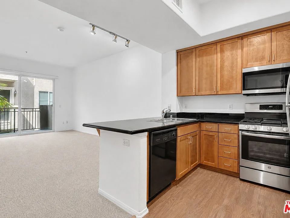 4060 Glencoe Ave #311