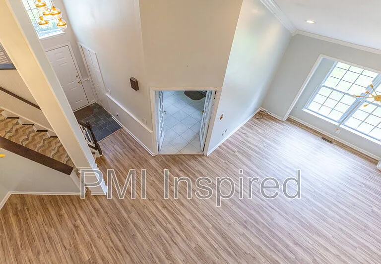 2404 Buckingham Cir — Photo 17