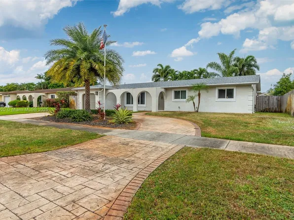 10359 SW 50th Ct, Cooper City, FL 33328