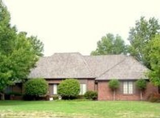 4400 NW Lake Dr, Lees Summit, MO 64064