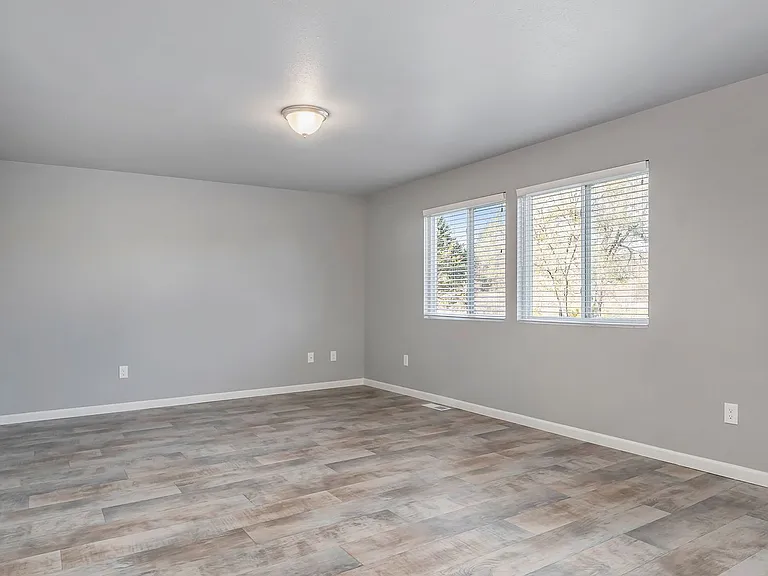 1597 Carolyn Dr — Photo 17