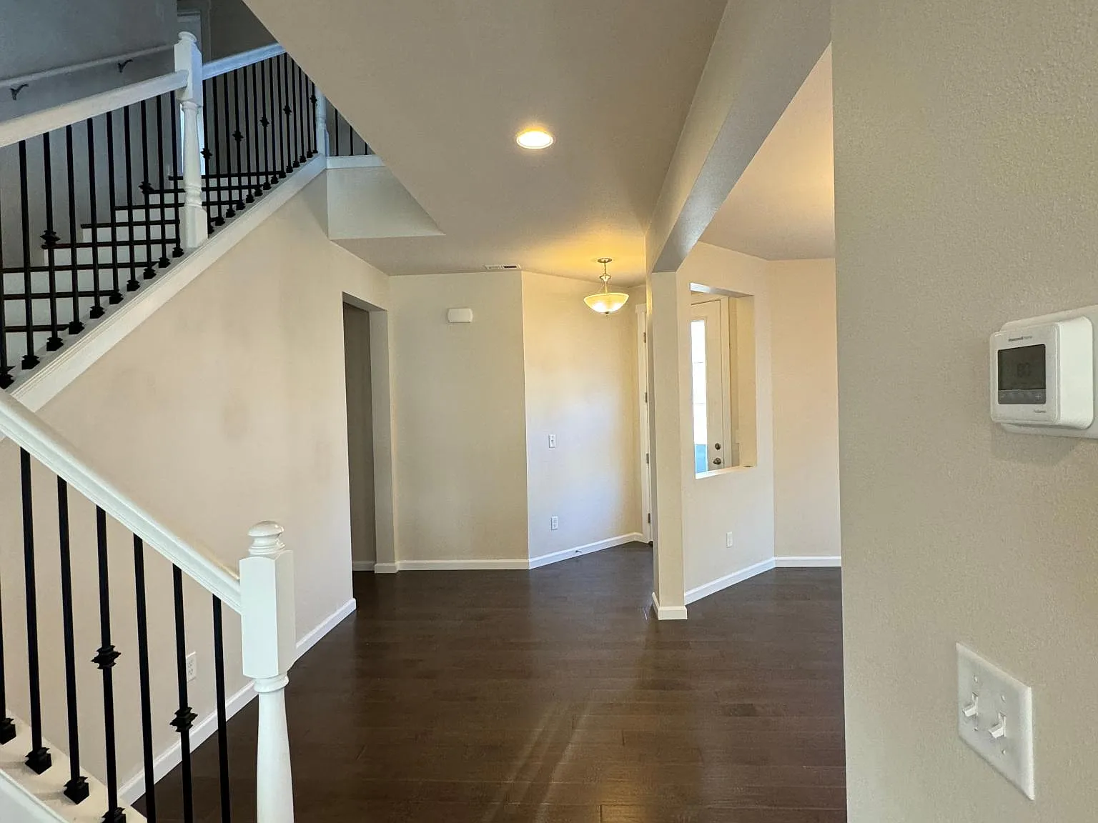 6 bed, 4600 sqft, $4,800 — Photo 3