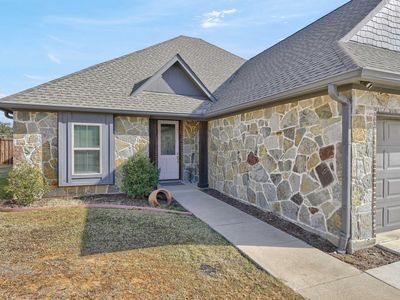 127 Comanche Dr, Lake Kiowa, TX, 76240