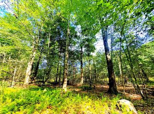 21 Ridge Rd, Gouldsboro, PA 18424