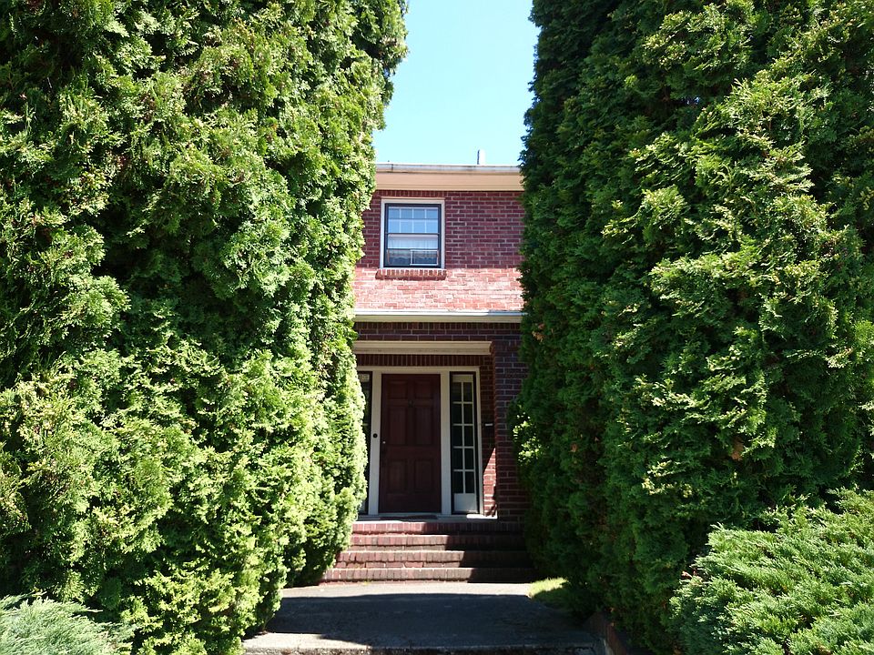 2nd image of 1808 10th Ave E