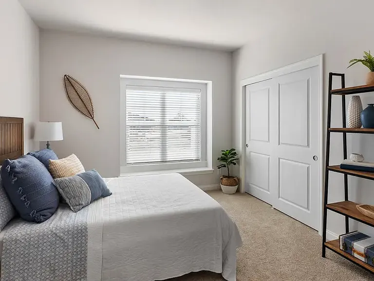 832 N Verona Cir #11 — Photo 3