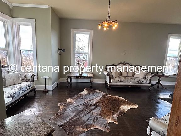 4th image of 709 N Main St