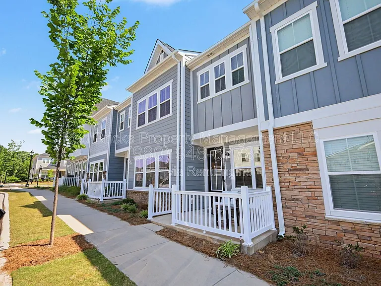 8809 Arrington Hall Dr — Photo 3