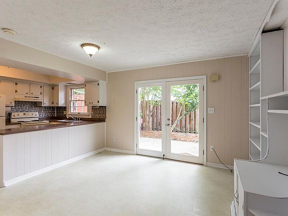 4th image of 3142 Kirklevington Dr