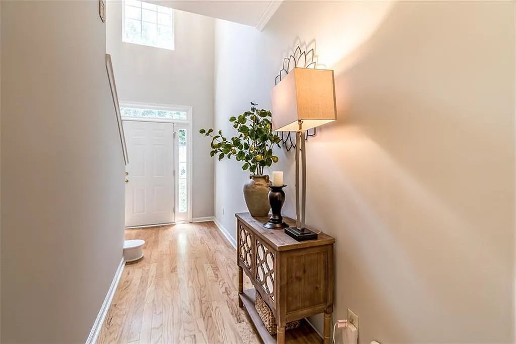 3 bed, 2.5 bath, 1828 sqft, $2,250 — Photo 4
