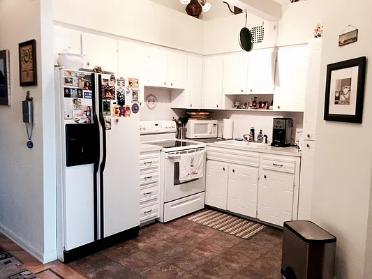 Sold by Excelle Realty Group LTD | media 17