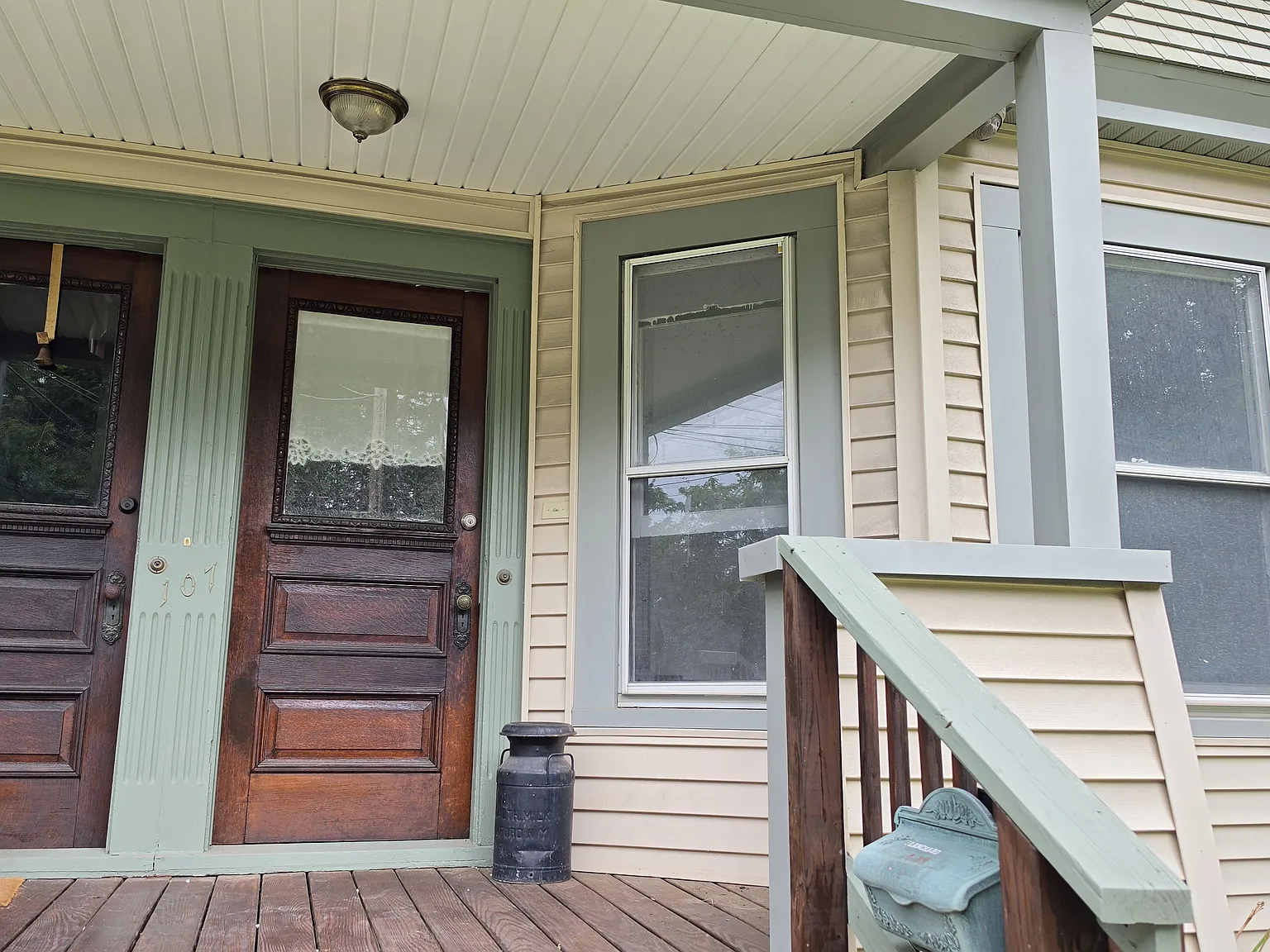 2 bed, 1056 sqft, $1,700 — Photo 2