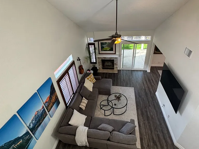 1216 Woodview Dr — Photo 3