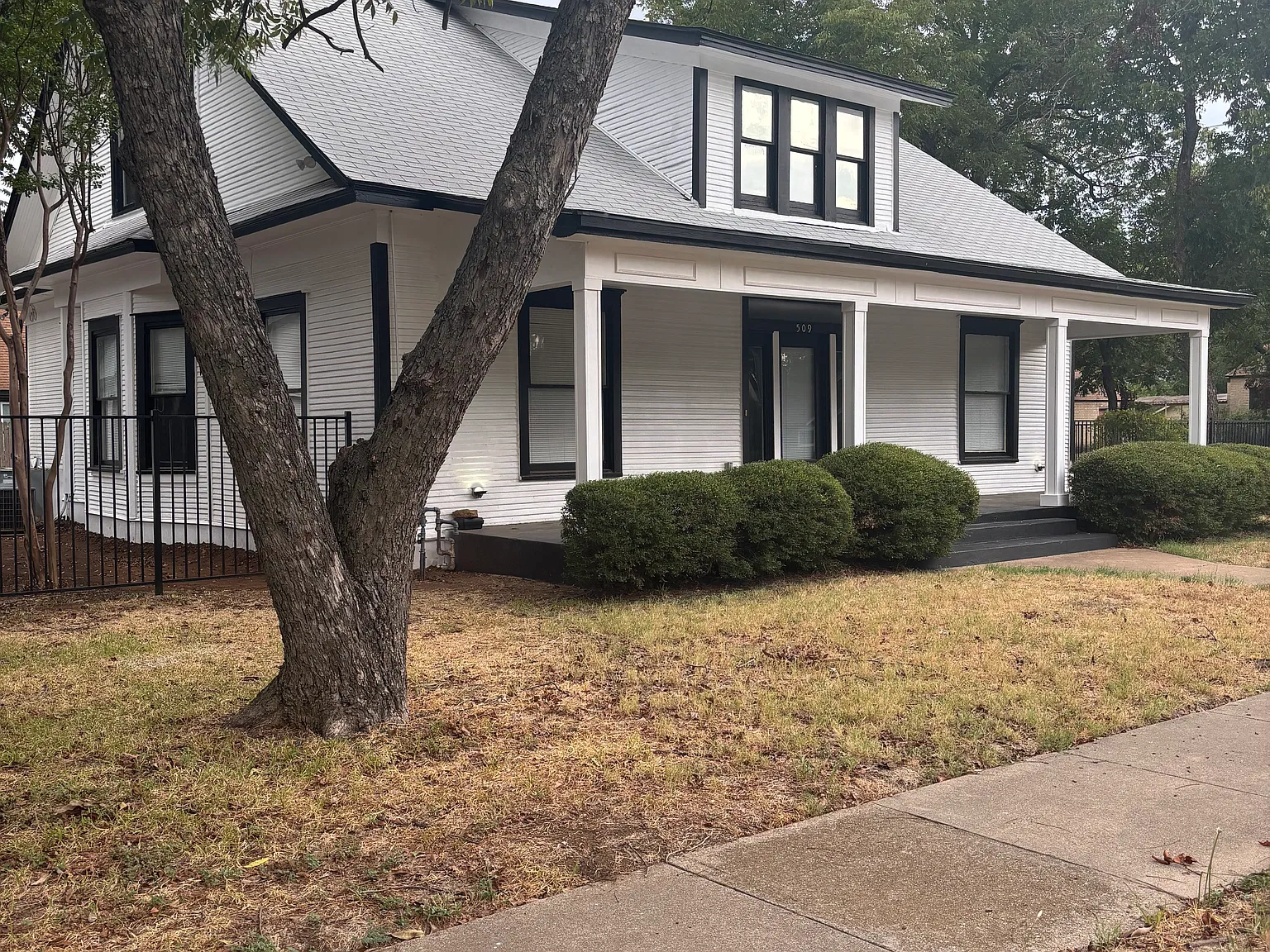 509 Forrest Ave — Photo 1