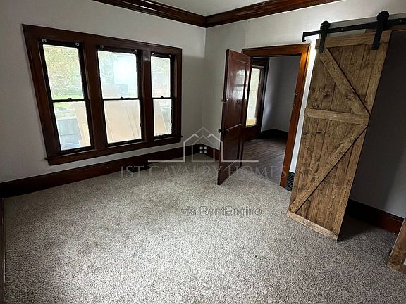 5th image of 1383 Curtis St