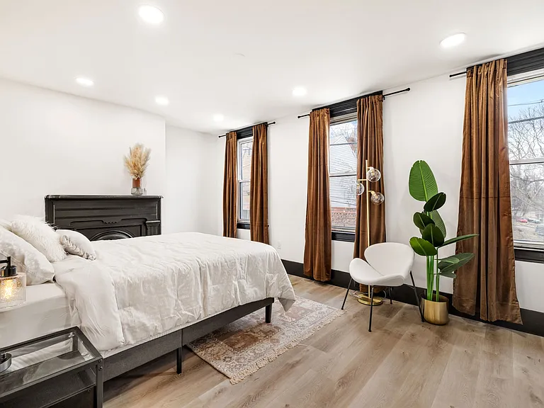 10 Carrie St — Photo 14