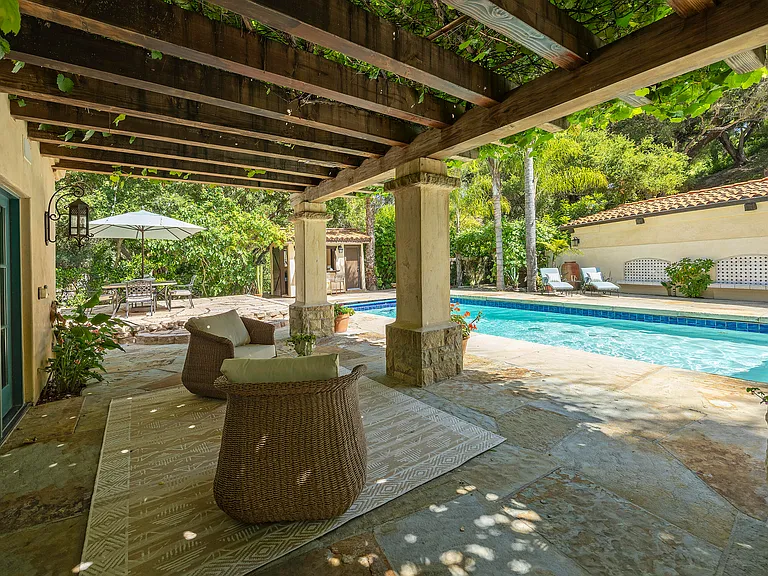 1493 Sycamore Canyon Rd — Photo 32