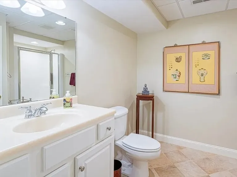 68 Charles Ct — Photo 24