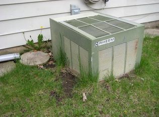 595 Rodenburg Rd, Roselle, IL 60172