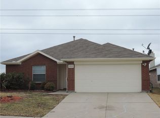 2823 Bluefield Ln, Grand Prairie, TX 75052