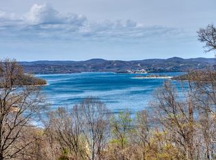 Highland Park Dr, Eureka Springs, AR 72631