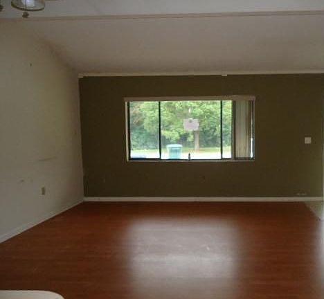 3rd image of 108 Mayfair Pl SW