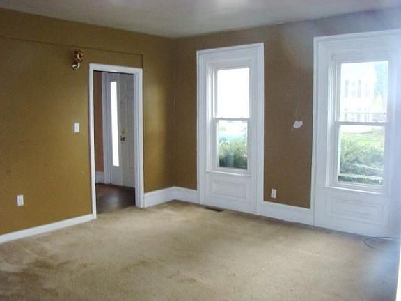 4th image of 623 W Gambier St