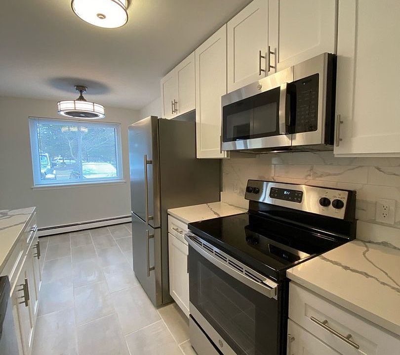 1st image of 89 N Broadway APT 105