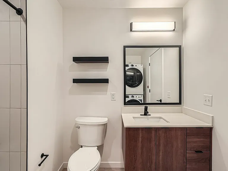 2059 19th St - Web Quality - 010 - 32 Studio 5 804