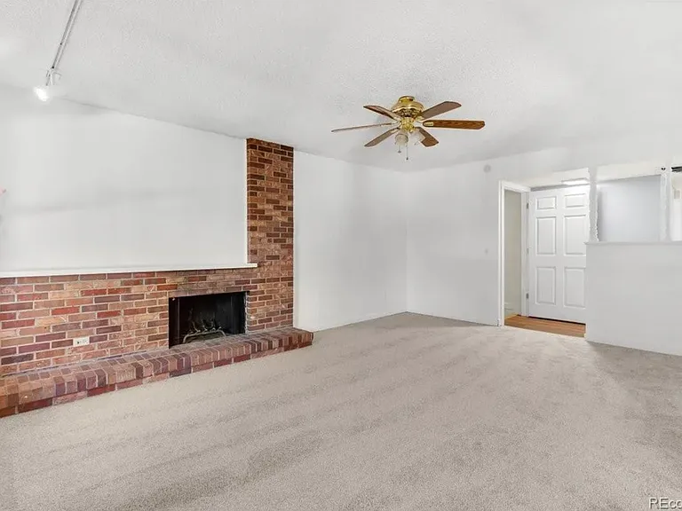 1685 S Kenton Way — Photo 5