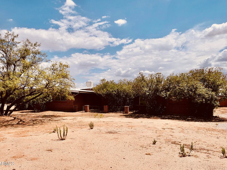 1st image of 2864 Cardinal Dr