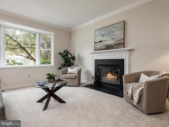5th image of 415 Colonial Ridge Ln