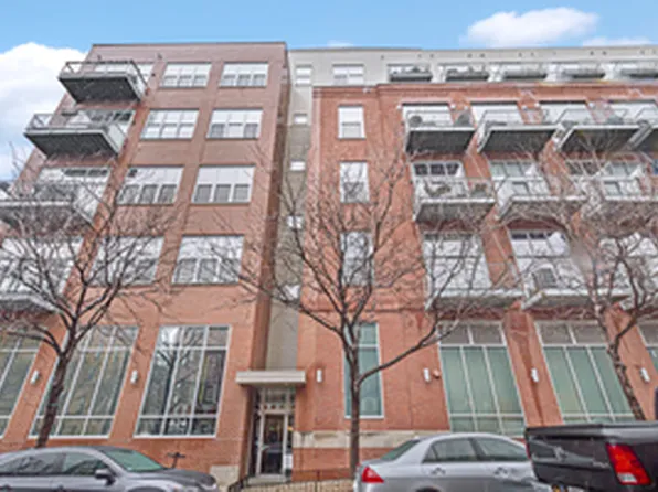 824 W Superior St Unit 609, Chicago, IL 60642
