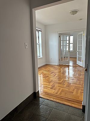 3rd image of 2568 37th St #10
