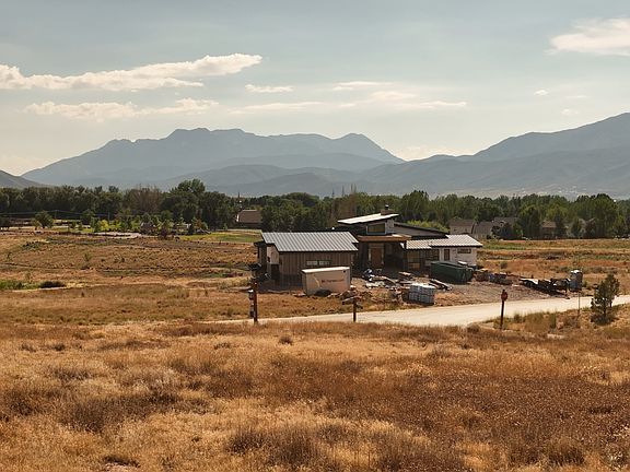 2nd image of 202 N Abajo Peak Way
