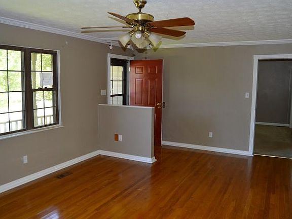 4th image of 2300 NE Coker Ave