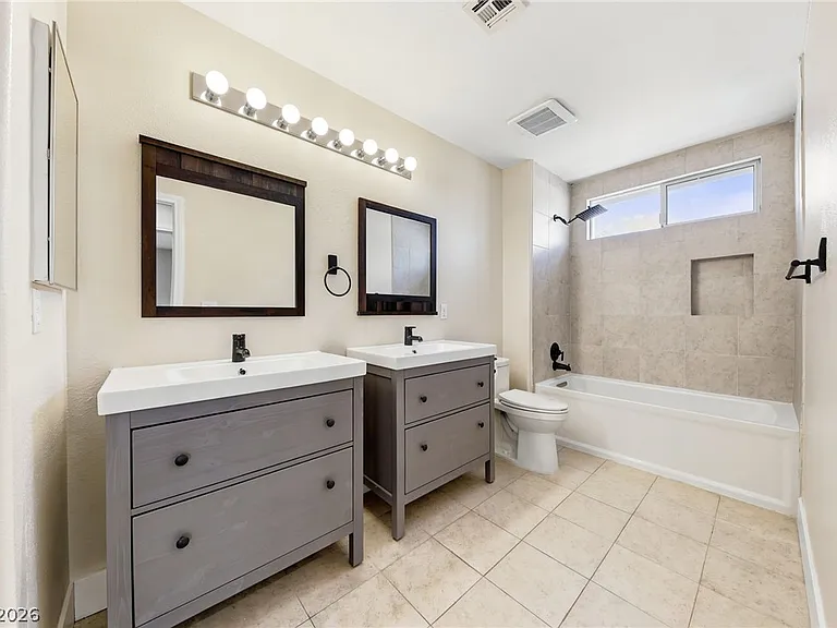 2551 Williamsburg St — Photo 40