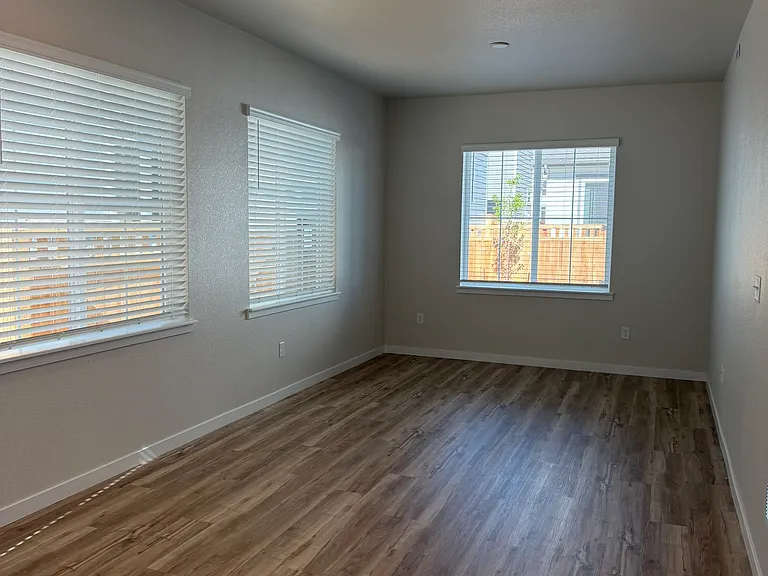 22649 E 47th Dr — Photo 5
