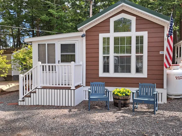 261 Point Sebago Rd #765, Casco, ME 04015