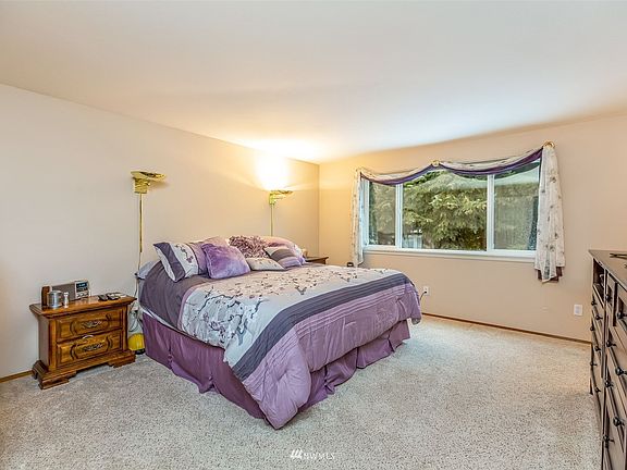 4th image of 5601 Highland Dr SE