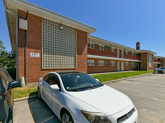 2nd image of 1113 Holiday Ln APT 8