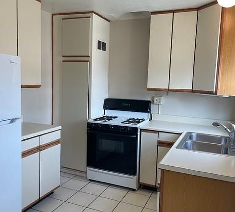 5th image of 2923 Ingelow St